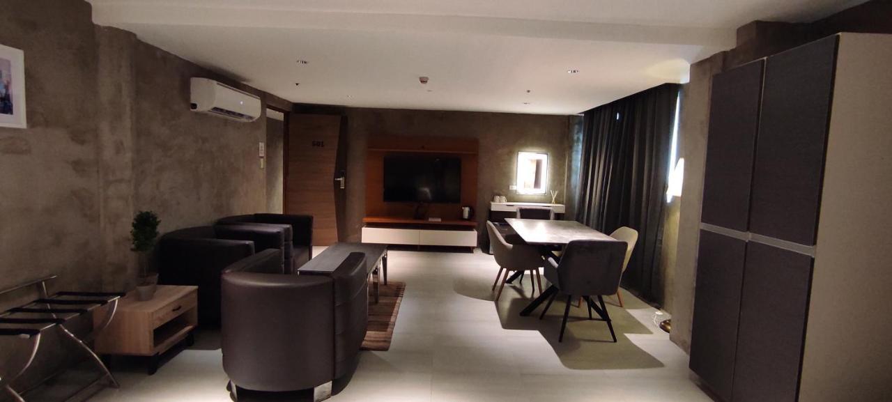 City Park Hotel Residences Taguig Exterior foto